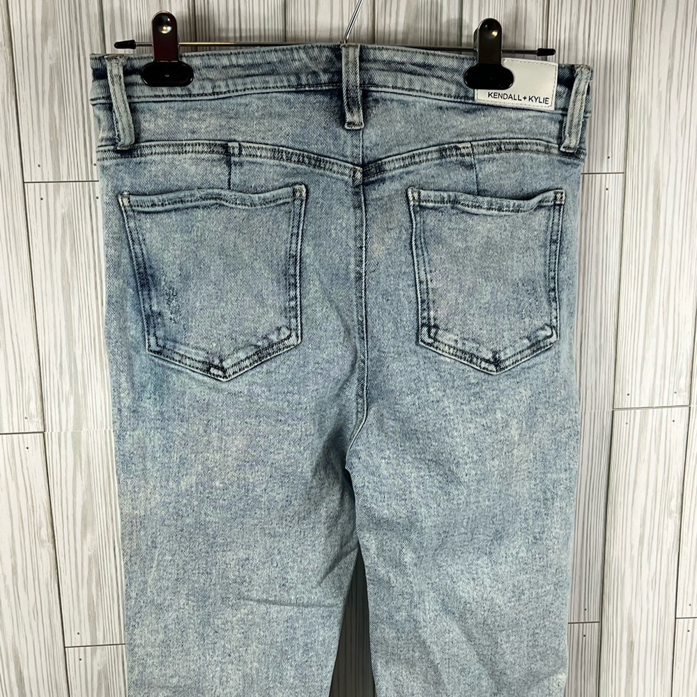 Kendall & Kylie Icon High Rise Straight Jean - Picture 5 of 11